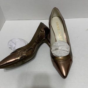 Anne Klein Size 6.5M Faux Snake Skin Dark Bronze Kitten Heels